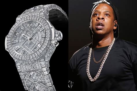 rappers with fake watches|rapper wearing diamond necklace.